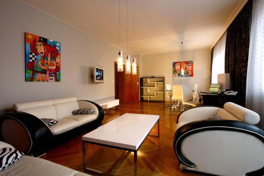 Aparthotel Kral - Residenz Erlangen Esterno foto
